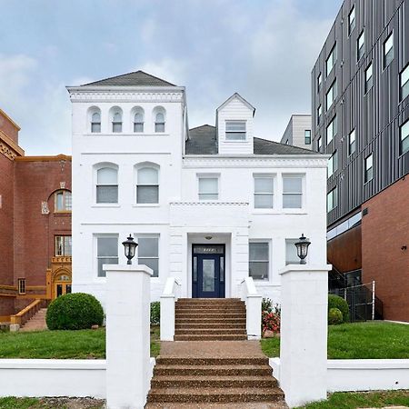 White House At Grand Central Tower Grove Exterior foto